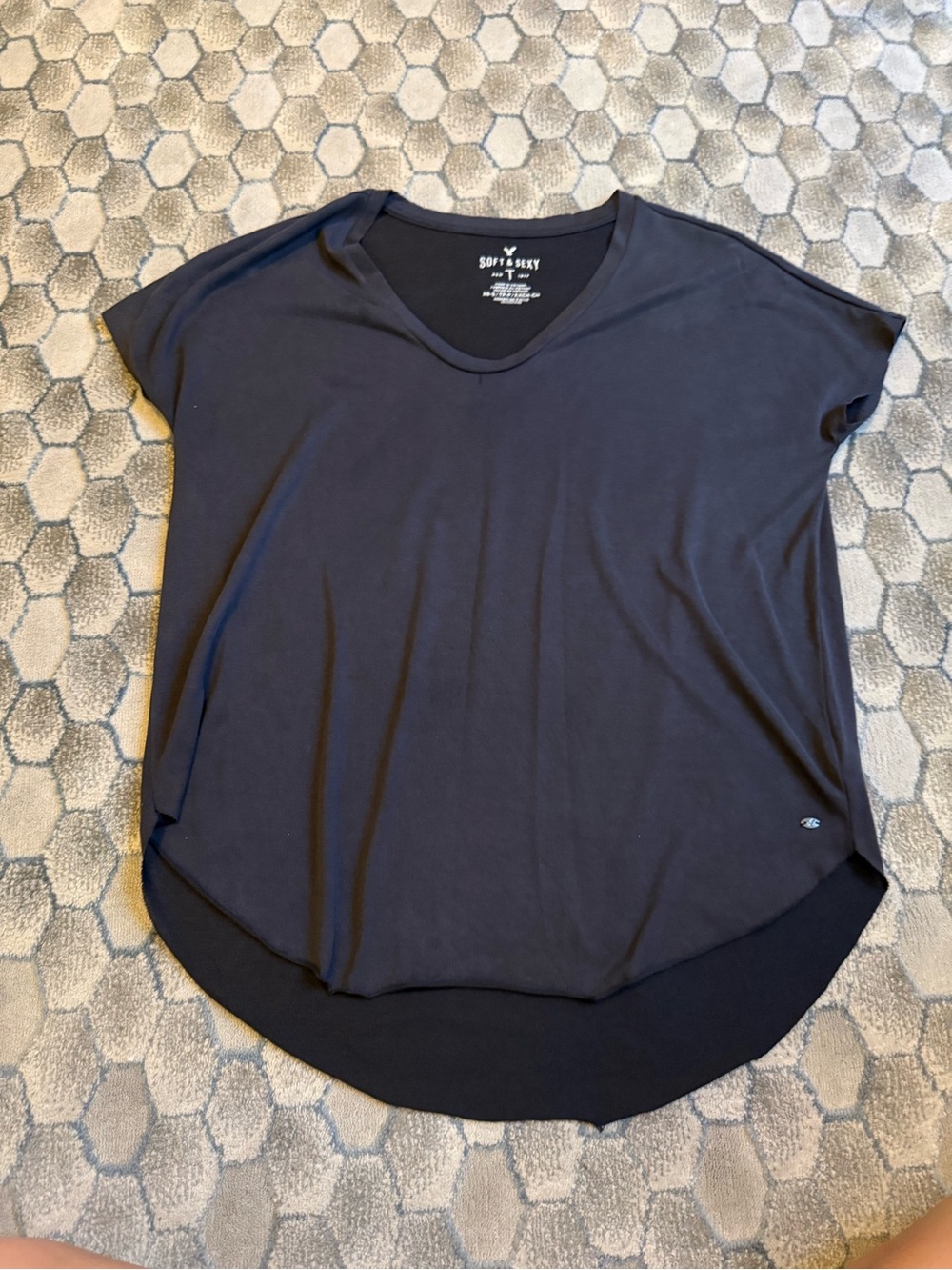 American Eagle Outfitters Black V‑Neck Short Sleeve Tee